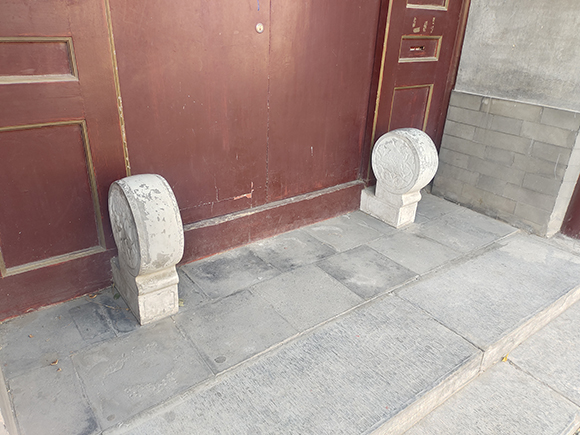 四合院介紹:門下的抱鼓石